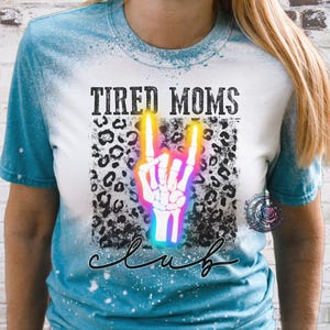 Camiseta de calavera Club de mamás cansadas Sarcasmo Grunge Humor negro Ropa vanguardista Camiseta gráfica de moda Vibraciones oscuras