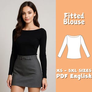 Könnte beinhalten: Eine Frau trägt ein schwarzes Langarm-Top und einen grauen Rock mit Gürtel. Das Bild enthält eine Zeichnung einer taillierten Bluse und den Text "Fitted Blouse" und "XS - 5XL SIZES PDF English".