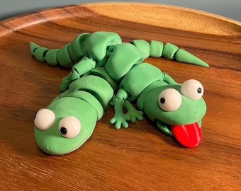 Articulated Lizard Figure with Rotating Eyes & Wiggly Tongue | Flexible 3D Printed Gecko | Openable Mouth Funny Desk Toy