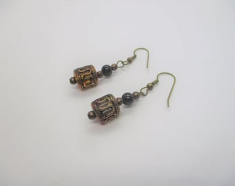 Lucite beaded earrings: Beautiful gold tone, black and tawny brown lucite plastic bead statement drop earrings, beaded lucite drop earrings