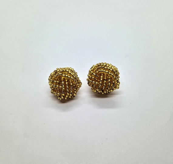Gold cluster earrings: Beautiful gold tone and go… - image 2