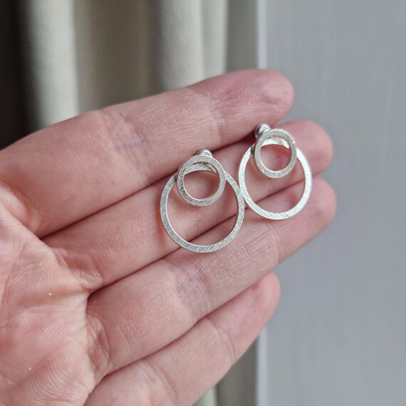 Double hoop studs: simple, chic, lightweight etch… - image 4