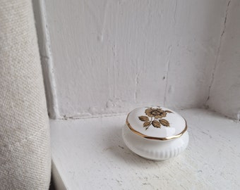 Gilt trinket box: sweet fluted Royal Adderley Bone China porcelain gilt flower motif trinket box, white glazed trinket box with black & gold