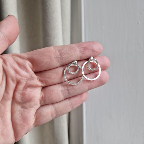 Double hoop studs: simple, chic, lightweight etch… - image 5