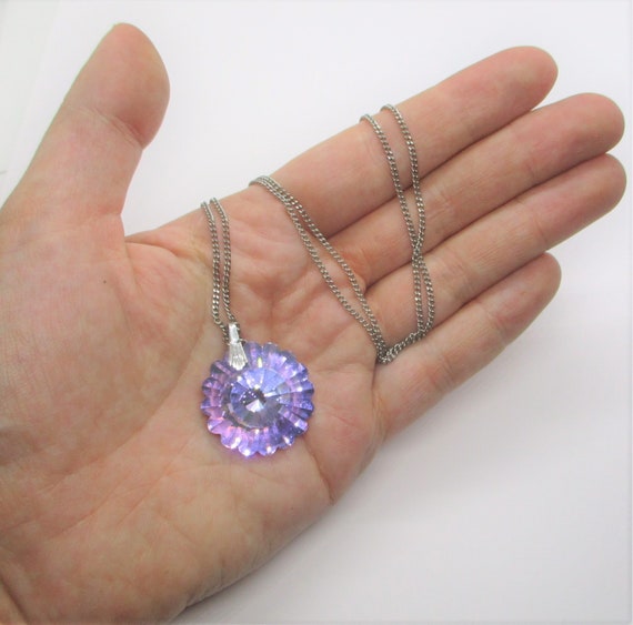 Crystal flower pendant: Lovely 1960s faceted purp… - image 7