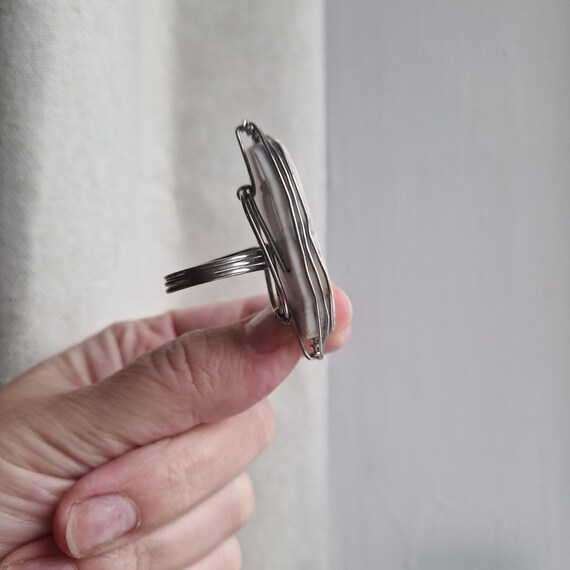 Wire wrapped ring: very large statement white mar… - image 3