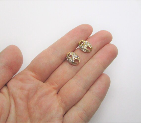 Rhinestone stud earrings: Sparkly 1960s gold tone… - image 2