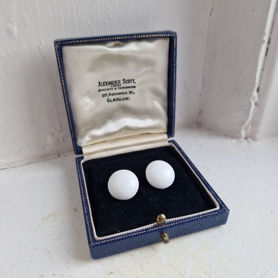Simple white earrings: Cool 1960s white milk glas… - image 1