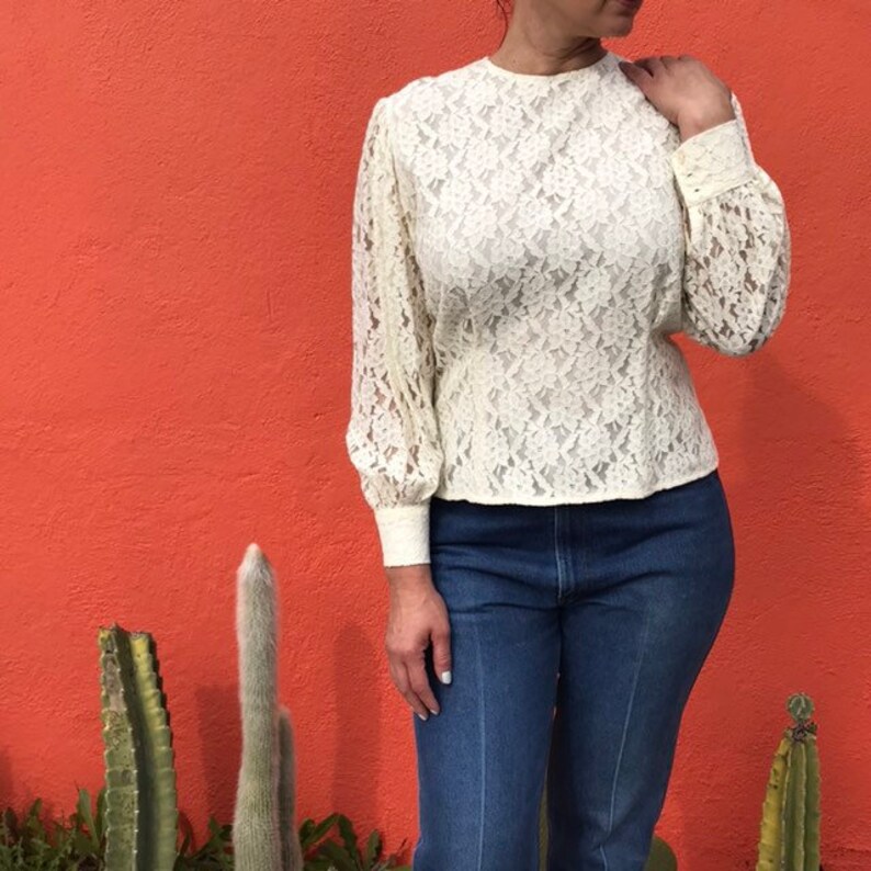 Vintage Evan Picone ivory lace bishop sleeve blouse