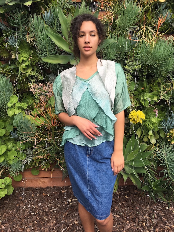 Vintage green scalloped rayon ombré pleated blouse