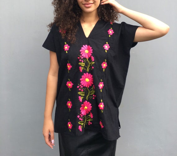 Vintage boho floral tunic with floral embroidery