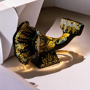 Hand-Painted Ceramic Gramophone Phone Speaker: Acoustic Amplifier & Home Decor