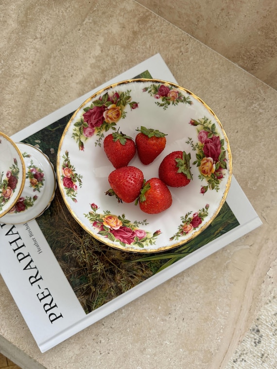 Royal Albert Old Country Roses Fruit Saucer – Classic Rose Patterned Fine China Dessert Plate - View #6