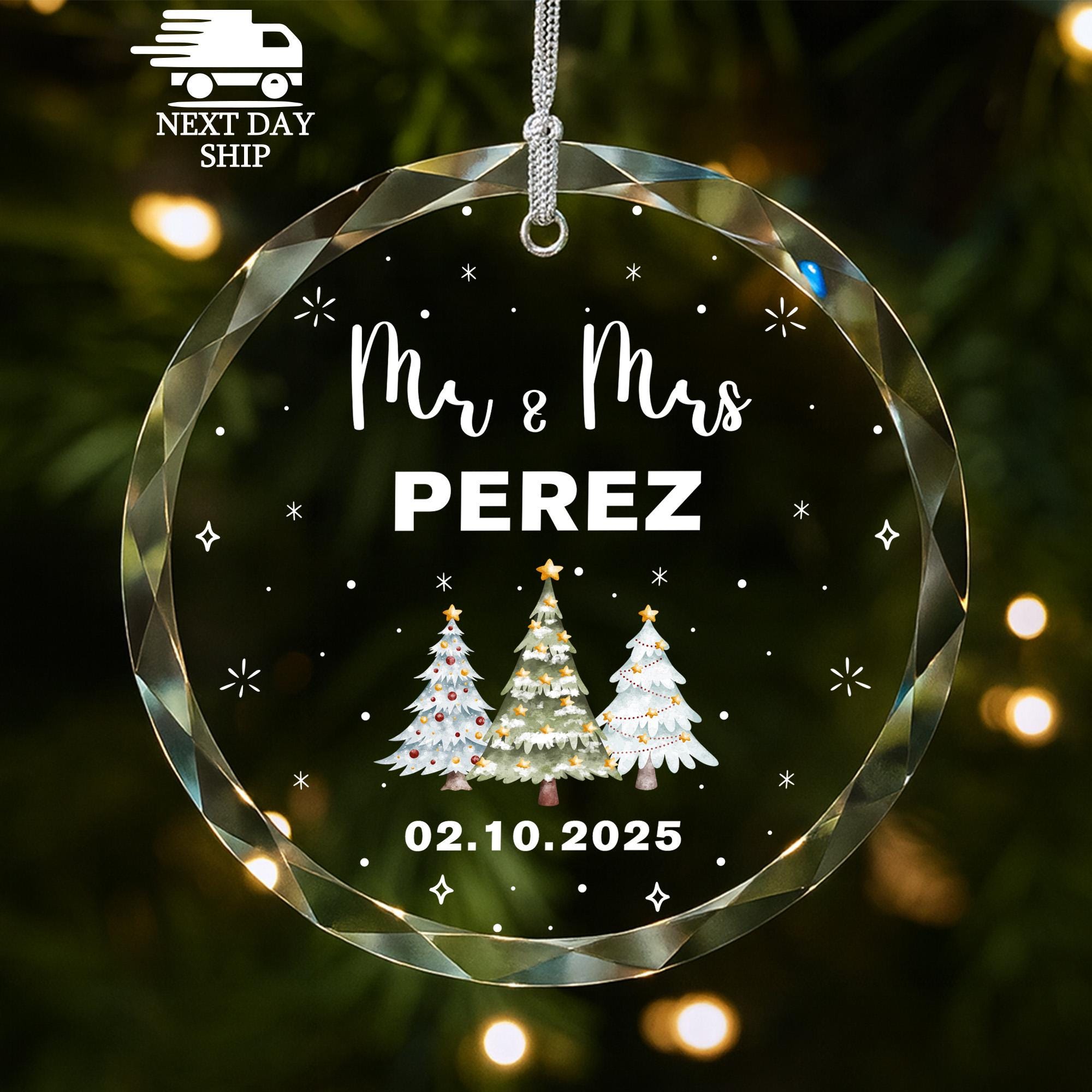 Custom Mr and Mrs Ornament, Couple Last Name Ornament, Family Name Ornament, Personalized Couple Keepsake, Personalized Christmas Ornament
