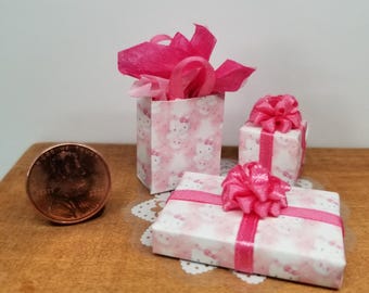 Wrapped presents and gift bag dollhouse miniature