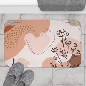 Floral Heart Bath Mat: Blush Pink Microfiber, Non-Slip Bathroom Rug