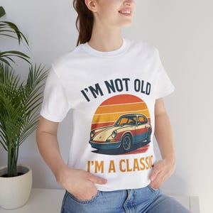 Vintage Car Graphic T-Shirt: Retro Style Tee for Auto Enthusiasts