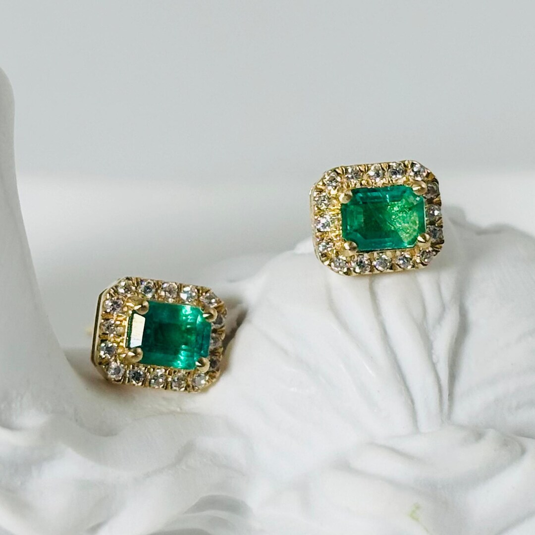 Emerald Earrings main image 0