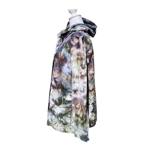 Ice Dyed Size Medium Lightweight Jacket in Charcoal Gray/Purple With Large Pockets