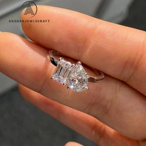Toi et Moi Ring | Two Stone Moissanite Engagement Ring | Emerald & Pear Birthstone Jewelry | Unique Bridal Ring | Anniversary Gift