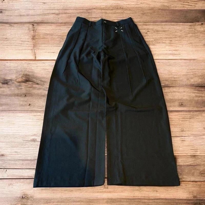Incredible vintage style baggy wide leg tailored trousers in black. All Sizes.