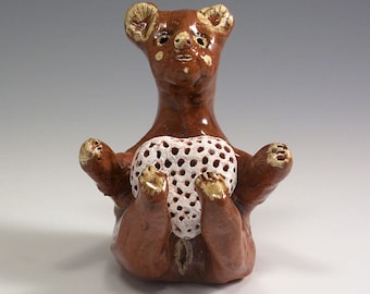 Osito con corazón - Cerámica de Jenny Mendes - Escultura única en su tipo