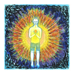 Może przedstawiać: Akwarelowa ilustracja osoby z jasną żółtą aurą, trzymającej złotą kulę. Postać otoczona jest promienistym wybuchem słońca w kolorach pomarańczowym, czerwonym i złotym. Tło ma ciemnoniebieską i czarną obwódkę.