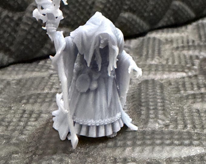 Morvetha The Hollow 32mm | Ghost Wraith Resin Miniature | DnD RPG Horror Undead | Great Grimoire | Dungeon Master Gift