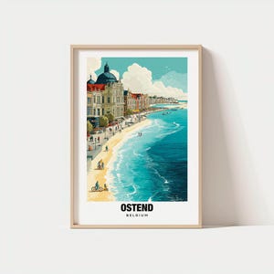 Może przedstawiać: Oprawiony wydruk artystyczny z Ostendy w Belgii, przedstawiający scenę nadmorską z budynkami, plażą i oceanem. Grafika ma styl vintage plakatu podróżniczego, z nazwą miasta i kraju na dole. Paleta kolorów obejmuje błękity, beże i czerwień.