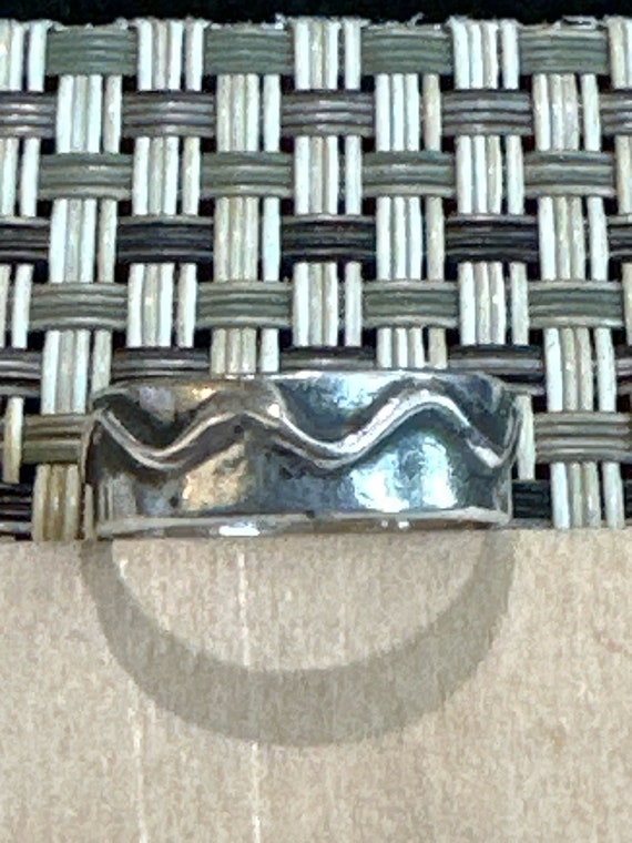 Vintage "Wave Style" Sterling Silver Band, Size 7 