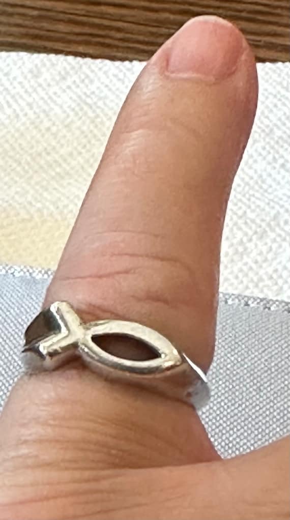 Vintage Sterling Silver Size 9 1/2 "  Fish Ring Ic