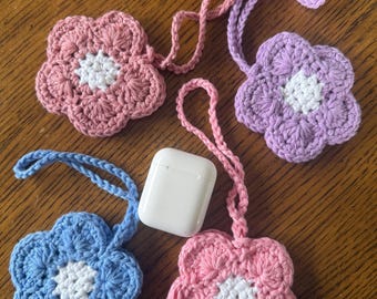 Estuche para AirPods con margaritas de crochet, soporte para auriculares de algodón hecho a mano