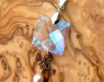 Pendant , Prism with Pearl