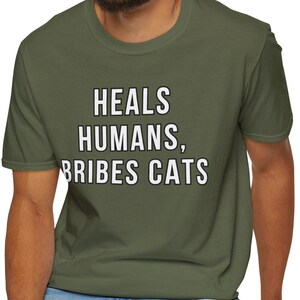おもしろい在宅看護婦猫シャツ | 猫ママパパTシャツ | 在宅看護婦ギフト | 母の日の猫好きTシャツ | 在宅看護婦シャツ