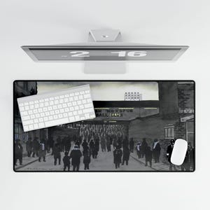 Può includere: Illustrazione in bianco e nero di una folla di persone che camminano verso l'ingresso di uno stadio. Il cartello sopra l'ingresso recita "Tottenham Hotspur Football Club".