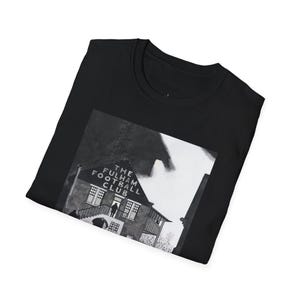 Camiseta Craven Cottage del Fulham FC: un regalo navideño nostálgico para los aficionados. imagen 1