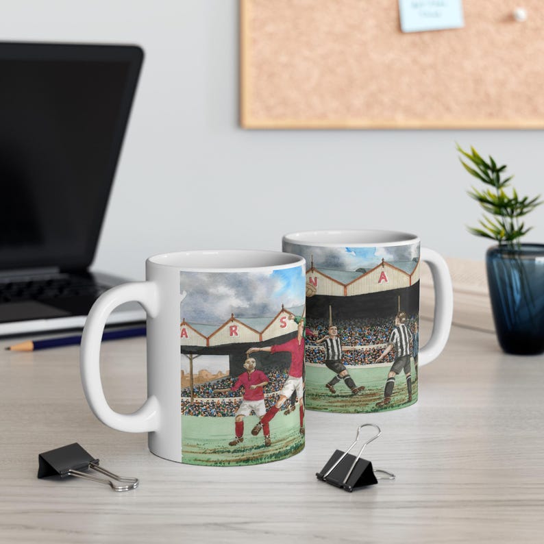 Arsenal v Newcastle United 1926 Ceramic Mug Football Fan Gift Vintage Style image 1