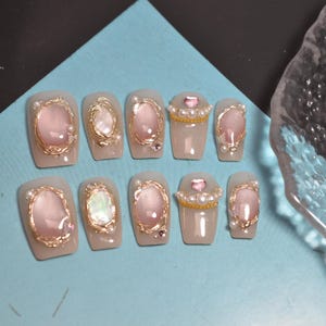 Renaissance Princess - Premium Handmade Press On Nail