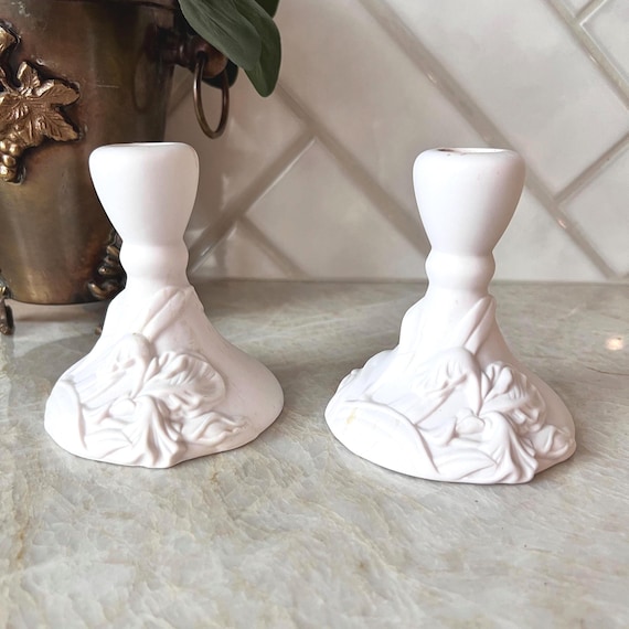 Hallmark White Bisque Iris Candle Holders – Set of 2 Ceramic Taper Holders, 3D Floral Relief, 1980s Cottagecore Decor