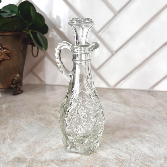 Vintage Anchor Hocking Star of David Cruet – Pressed Glass Oil or Vinegar Bottle with Stopper – Mid-Century Kitchen Decor
