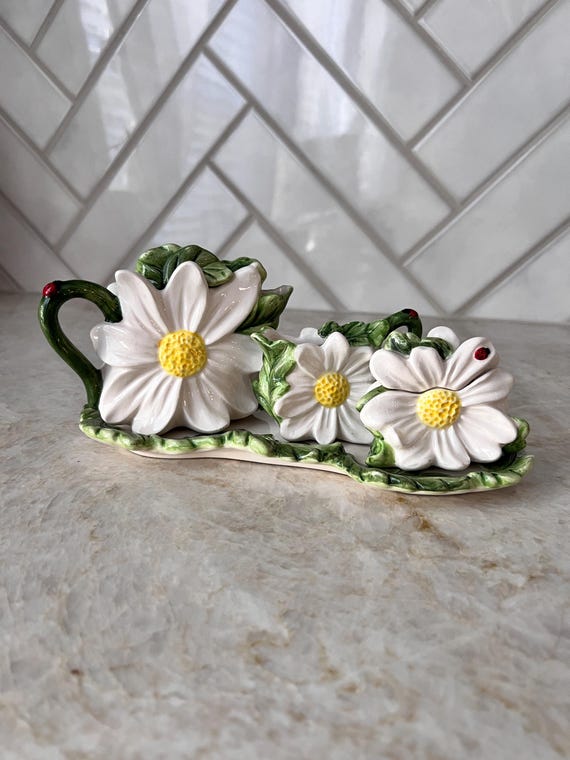Vintage Decorative Daisy and Lady Bug Sugar Bowl Creamer Teapot Set Free Shipping Daisies