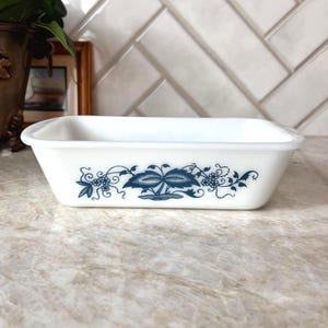 Vintage Glasbake Blue Onion Bread Loaf Pan – White Milk Glass with Blue Floral Design, 1.5 Qt | Vintage Kitchen | Nostalgic Baking Supplies