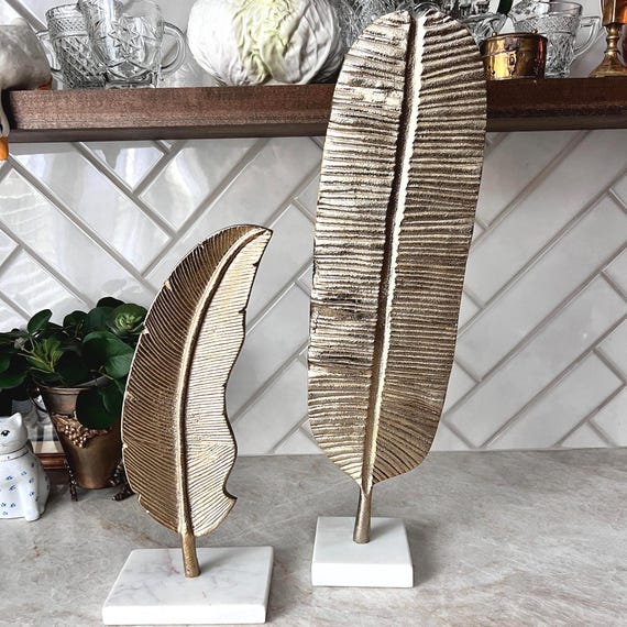 2 Brass Leaf Sculptures on Marble Base – Gold Banana Leaf Décor, Modern Boho Tabletop Art, Tall & Small Metal Leaf Statues, MCM Shelf Decor