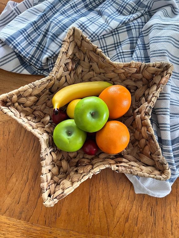 Large Rattan Hand Woven 5-Point Star Basket | Farmhouse Cottage Holiday Display | Rustic Storage Organizer | Vintage Seagrass Catch All