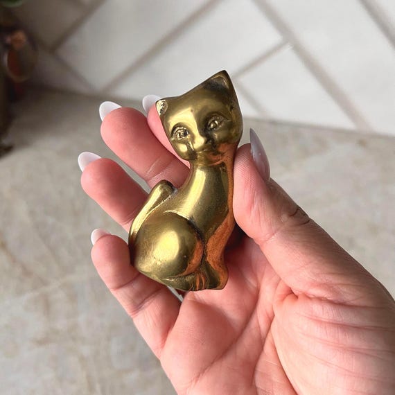 Vintage Solid Brass Cat Figurine – Miniature Sitting Kitty – Small Brass Animal Statue – Mid Century Modern Decor – Feline Lover Gift