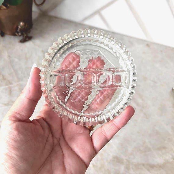 Vintage L.G. Wright Daisy & Button Glass Ashtray with Snuffers – 1930s Clear Pressed Glass Trinket Dish