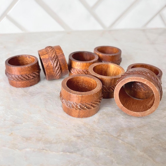 Set of 8 Vintage Wooden Napkin Rings – Mid Century Modern Ribbed Wooden | Retro Minimalist Table Decor | Eco Friendly Kitchen and Tablescape