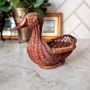 Vintage Woven Wicker Rattan Duck Basket | Cottagecore Animal Basket | Rustic Farmhouse Duck Bowl | Boho Natural Table Decor | Trinket Basket