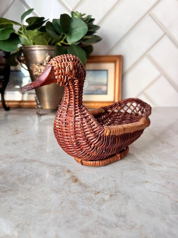 Vintage Woven Wicker Rattan Duck Basket | Cottagecore Animal Basket | Rustic Farmhouse Duck Bowl | Boho Natural Table Decor | Trinket Basket