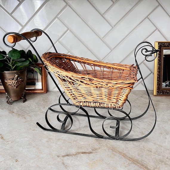 Vintage Woven Christmas Sleigh Basket – Wicker Sled with Iron Runners Holiday Decor
